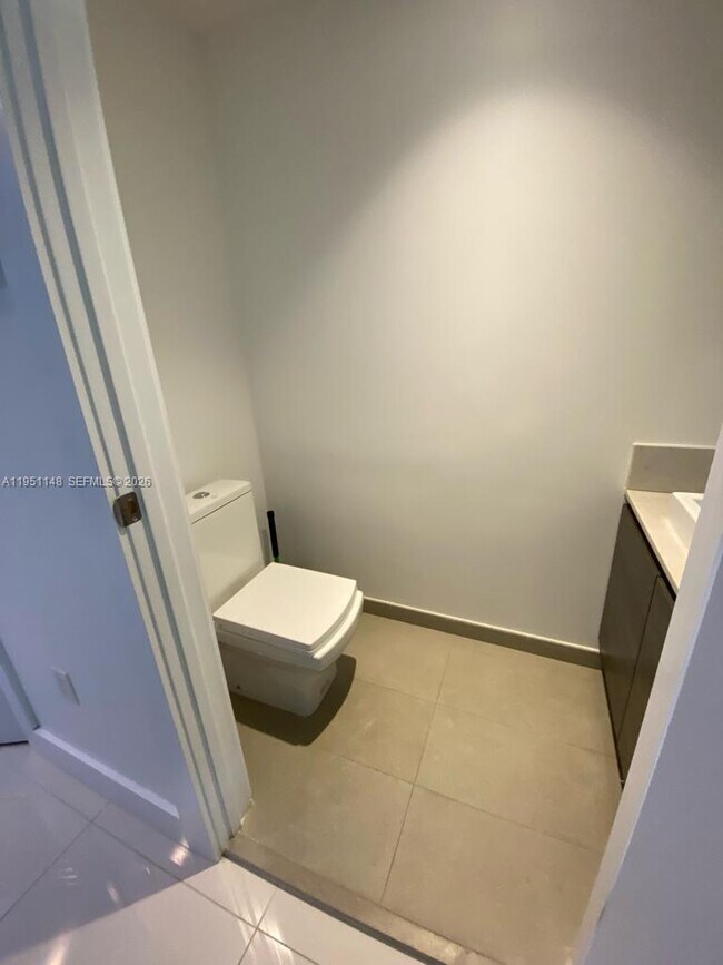 Building Photo - 1080 Brickell Ave