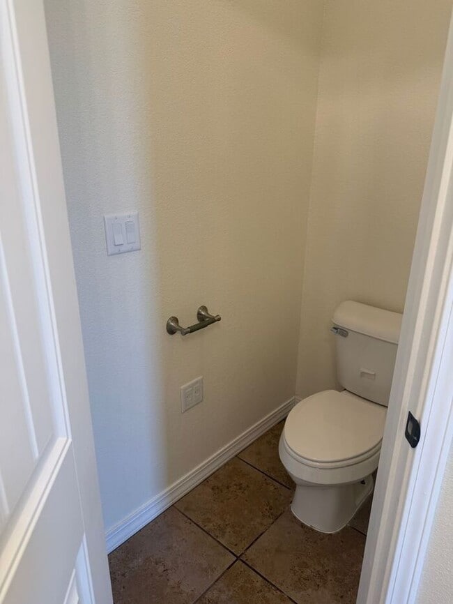 Building Photo - Beautiful Newly Renovated 3 Bedroom 2 Bath Home