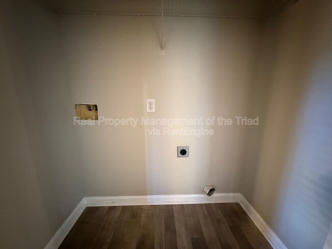 Building Photo - 5065 Bartholomew's Ln