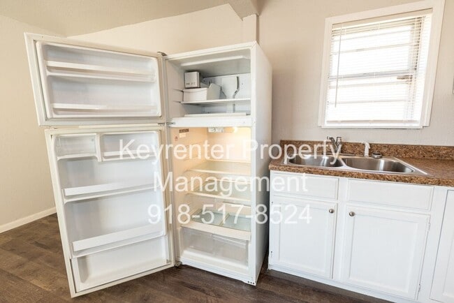 Building Photo - 3 BED/ 1 BATH IN UP AND COMING NEIGHBORHOOD