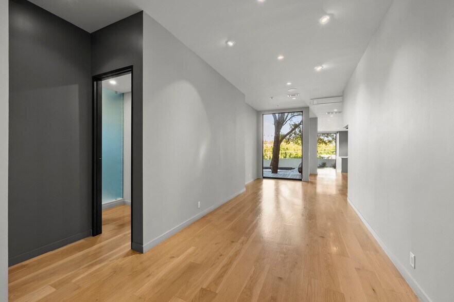 Building Photo - 609 Josephine St