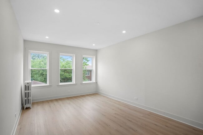 Building Photo - 6254 N Whipple St