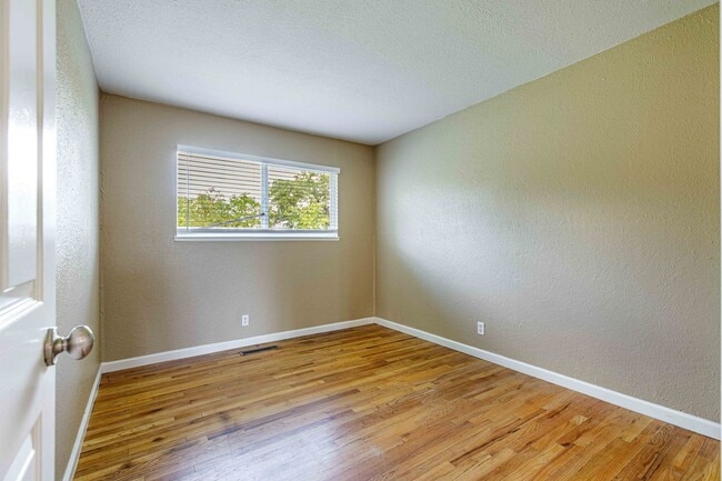 Building Photo - 3 bed 2 bath home for RENT in Stockton
