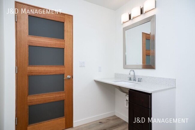 Building Photo - 3333 Reynard Way