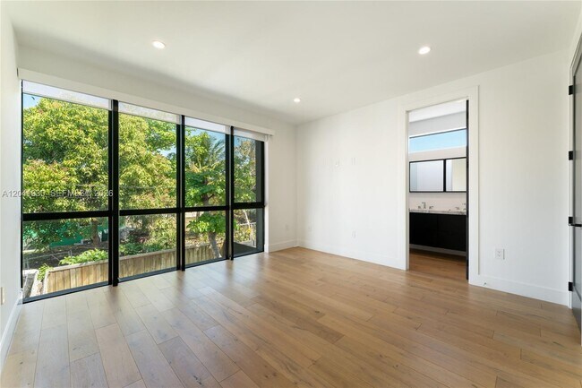 Building Photo - $7,250 227 NW 39th ST