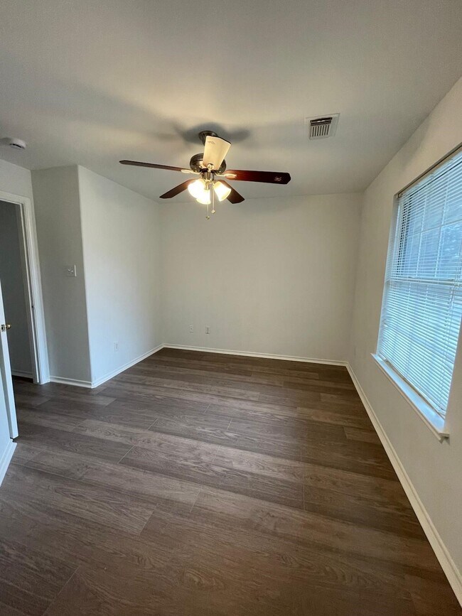 Building Photo - 2926 Loganberry Park Ln