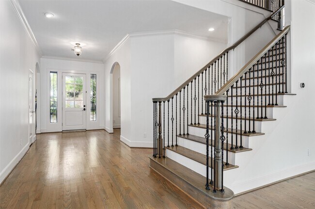 Building Photo - 4523 Maple St