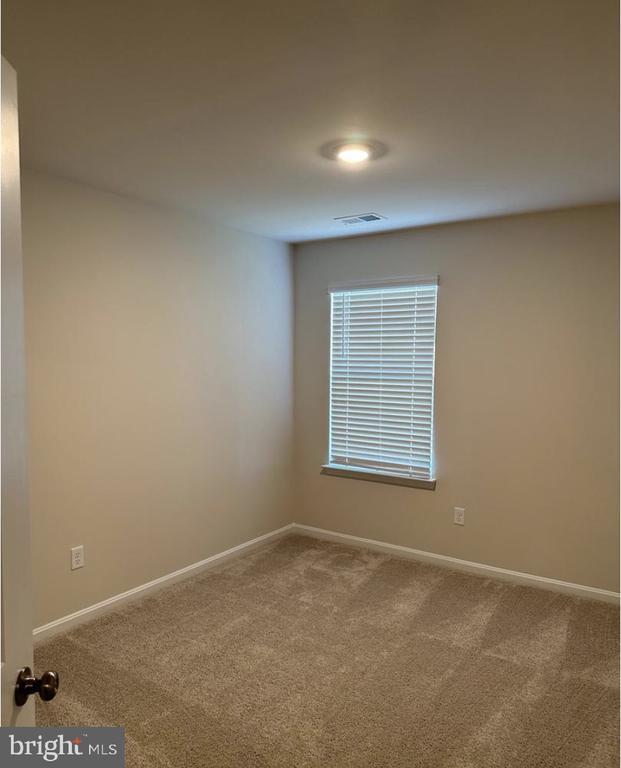 Building Photo - 219 Centergate Dr