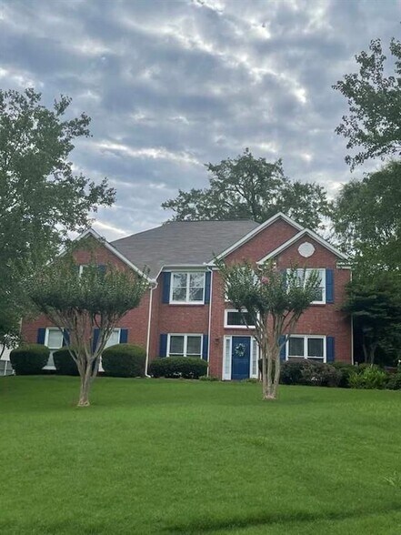 Building Photo - 2036 Londonberry Ct NE