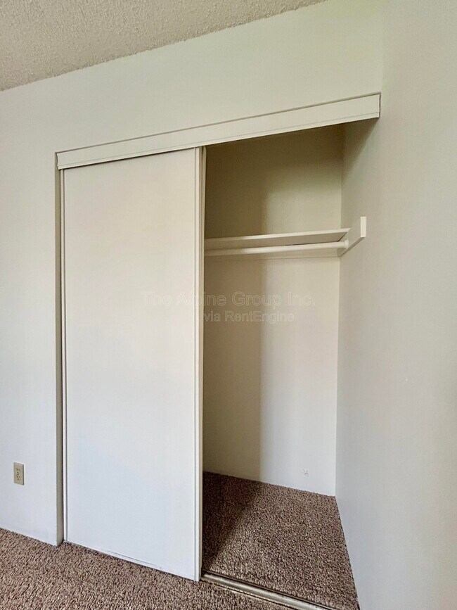 Building Photo - 12400 SW Chaps Ct