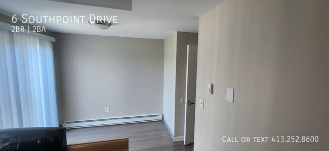 Building Photo - 6 Southpoint Dr