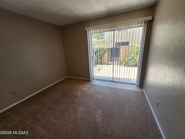 Building Photo - 810 S Kolb Rd
