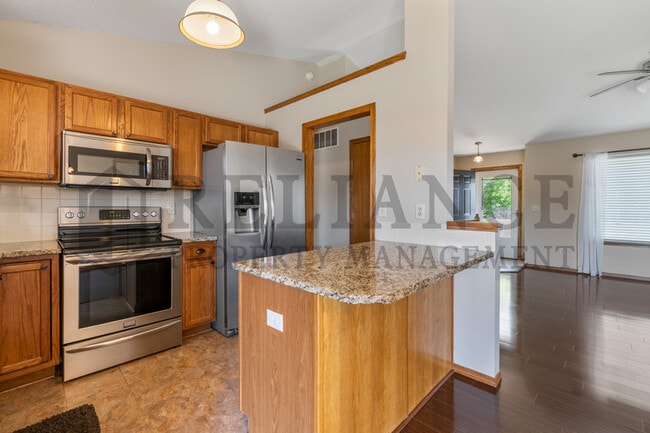 Building Photo - 1318 N Aksarben Ct