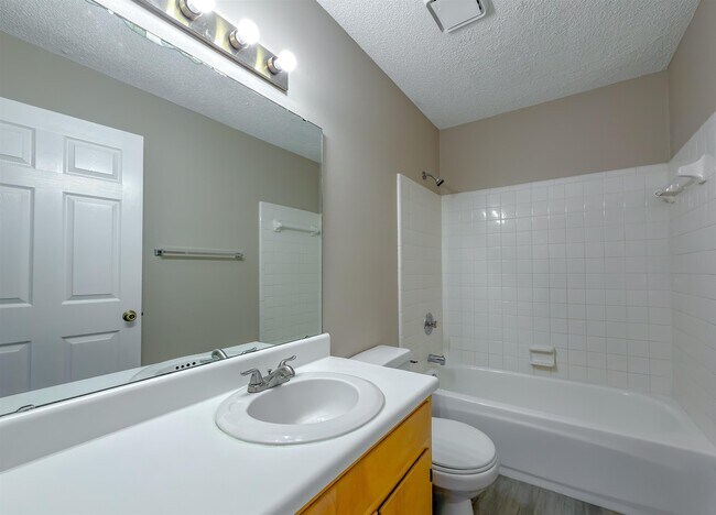 Building Photo - 2415 Talco Hills Dr