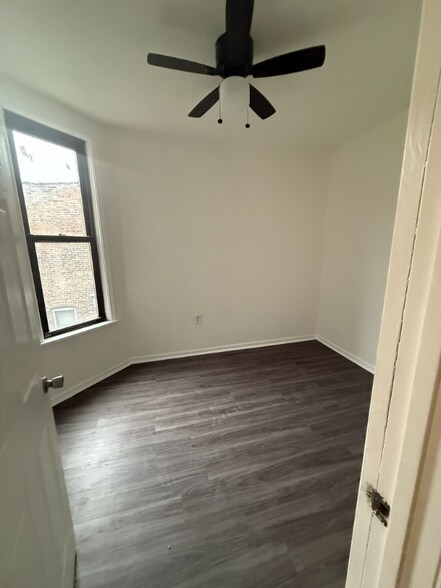 Building Photo - 1649 W Garfield Blvd