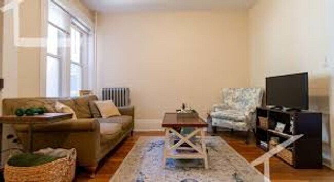 Building Photo - Brookline 3 Bed – Heat & Hot Water Included – 9/1 Move-In
