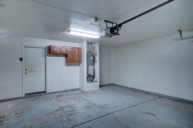 Building Photo - AVAILABLE NOW!!! Oversized Bedrooms in Johnson Ranch