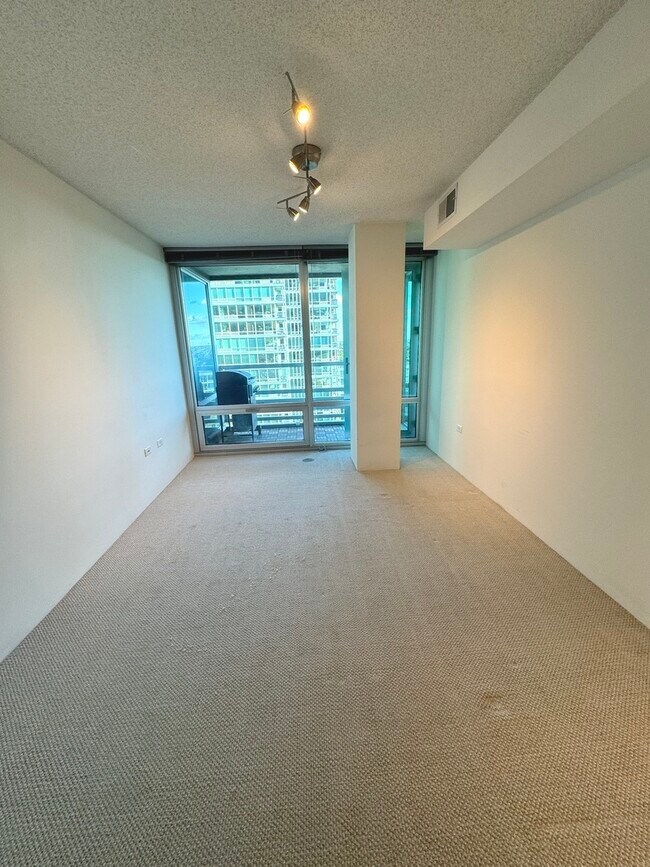 Building Photo - 9725 Woods Dr
