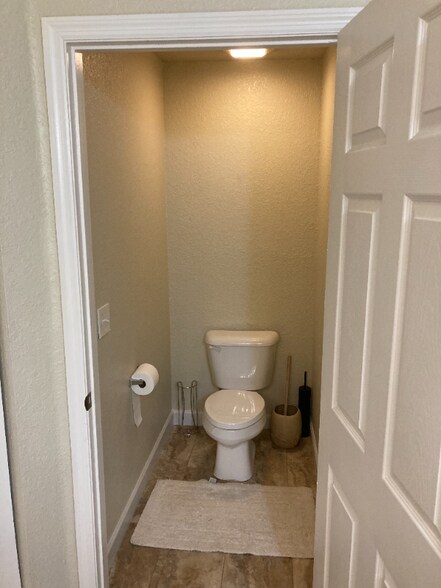 Building Photo - 6430 NW 56th Terrace