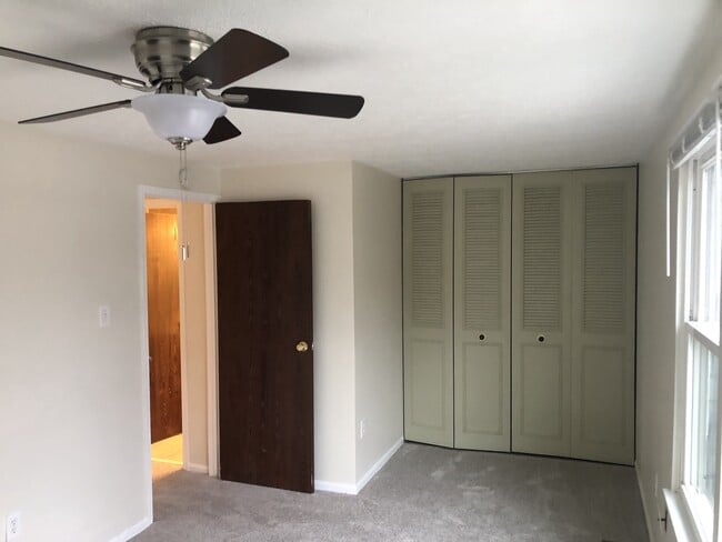 Building Photo - 1337 David Ln