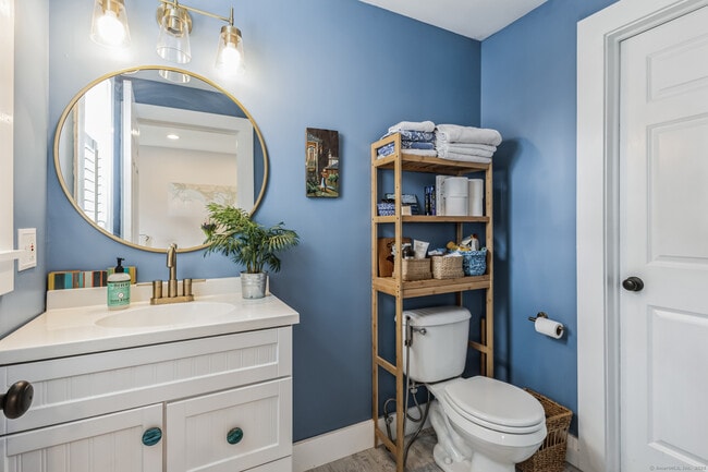 Building Photo - 15 Sols Point Rd