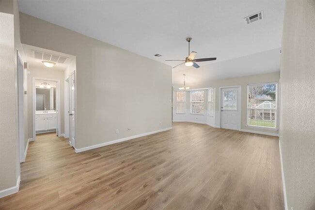 Building Photo - 109 Rosemary Cove