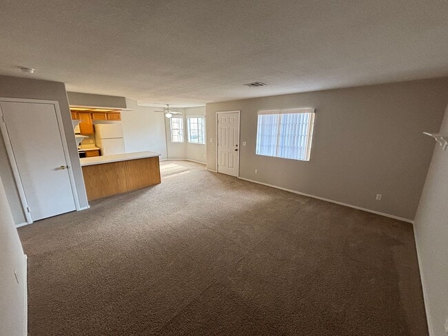 Building Photo - Beautiful 2BED/2BATH Condo near The Lakes