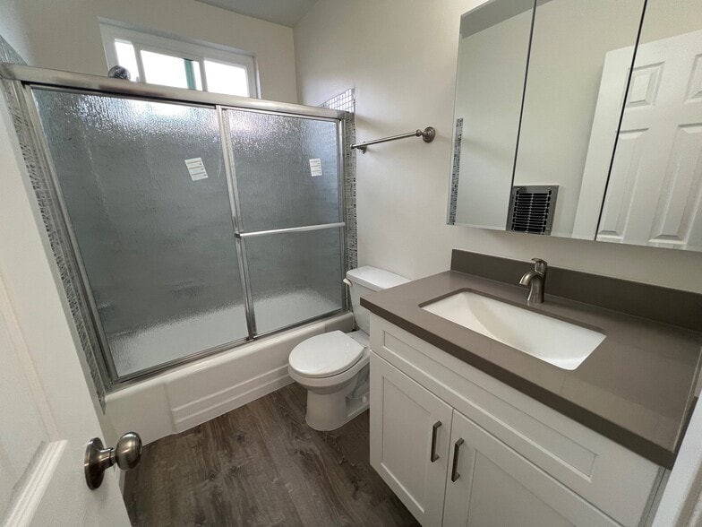 Building Photo - 5430 Corteen Pl