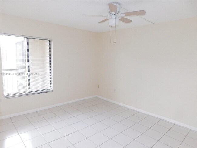 Building Photo - 8005 SW 107th Ave