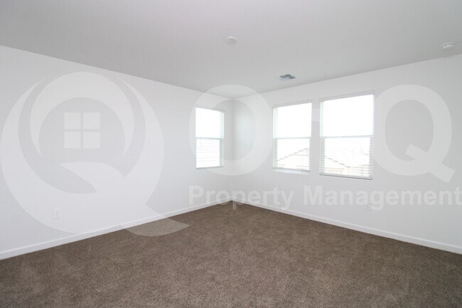Building Photo - 2079 W Sable Ave