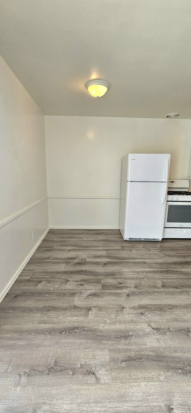 Building Photo - 205 Via Riviera