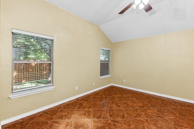 Building Photo - 1229 Laurelleaf Dr
