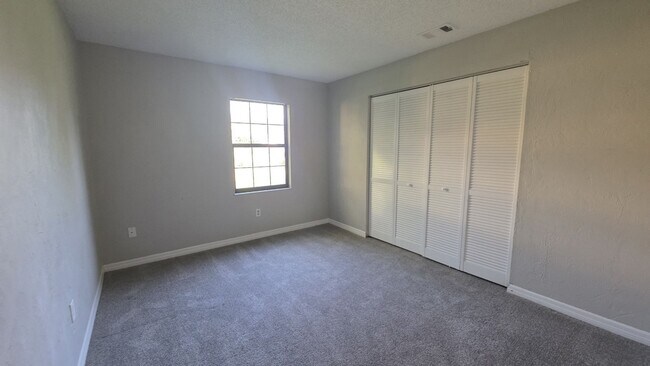 Building Photo - Palm Coast 4 Bedroom 2 Bath in the W Section