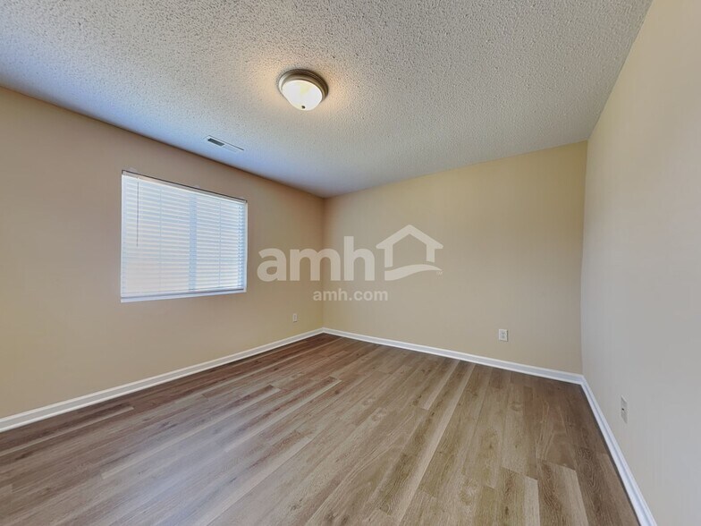 Building Photo - 1836 Chatfield Dr