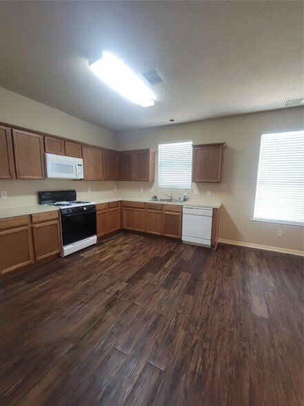 Building Photo - 3110 Clover Ranch Cir