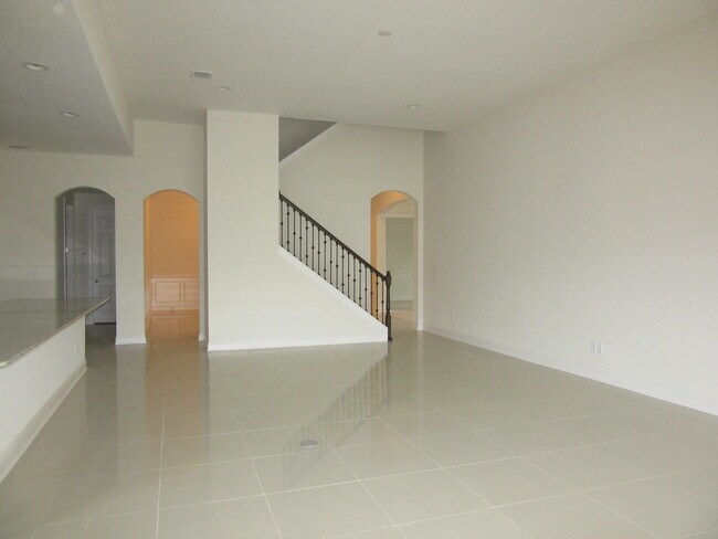 Building Photo - Beautiful 4B/3B plus office single family ...