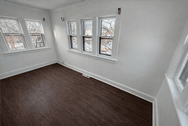 Building Photo - 1106 Burr St