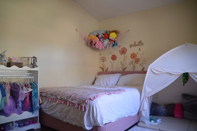 Building Photo - 615 Anhinga Rd