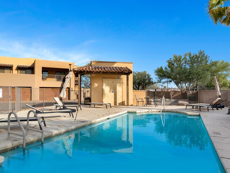 Building Photo - 4154 N Thurston Ln