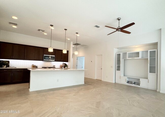 Building Photo - 16907 W Holly St