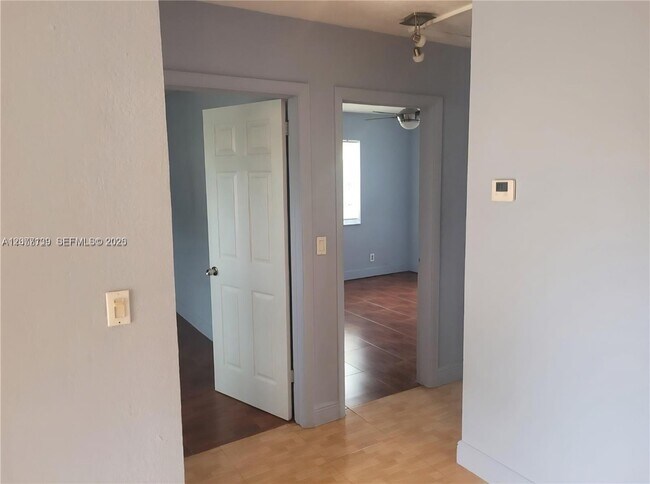 Building Photo - 401 SW 4th Terrace