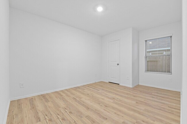 Building Photo - 22156 Juniper Crossing Dr