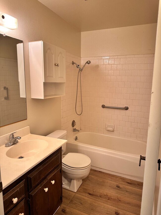 Building Photo - 8817 Littleoaks Way