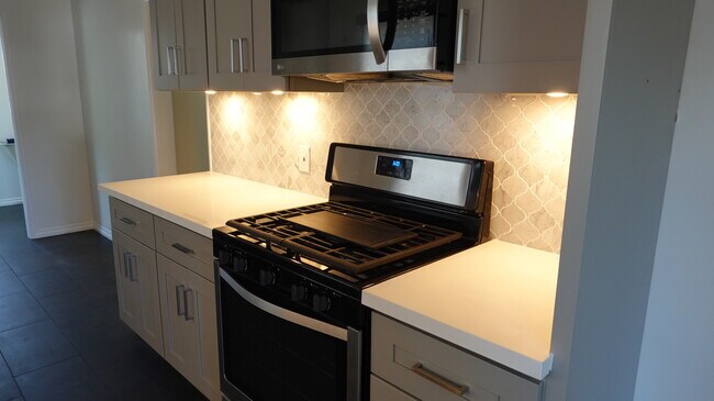 Building Photo - 4715 Allott Ave