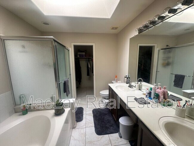 Building Photo - 4161 E Tanglewood Dr