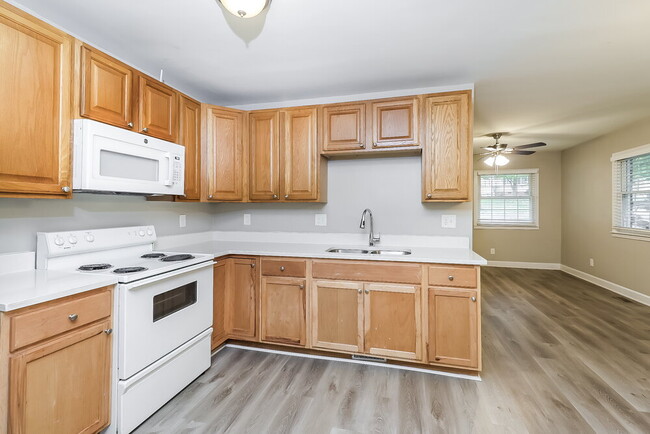 Building Photo - 209 Nila Dawn Ave