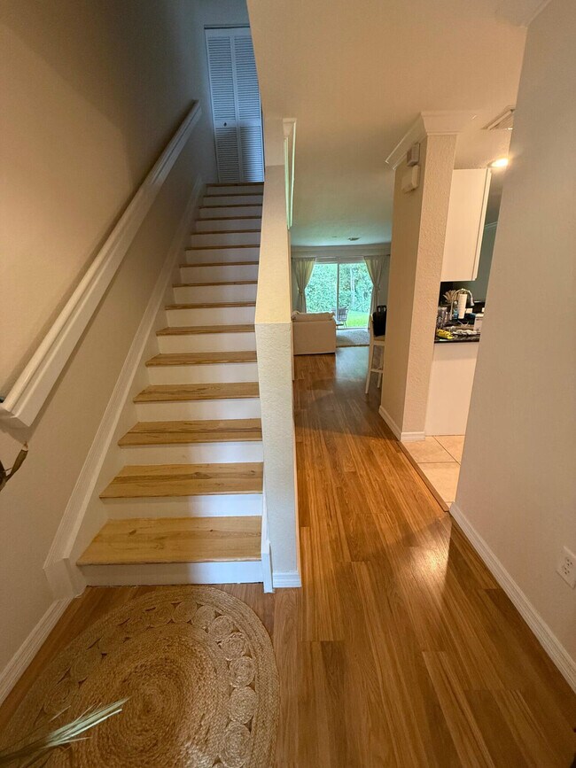 Building Photo - 2759 SE Birmingham Dr