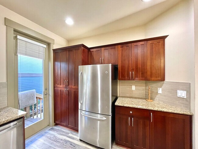 Building Photo - Great Townhome for rent