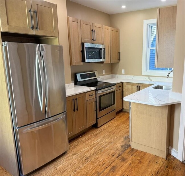 Building Photo - 33 Ann St