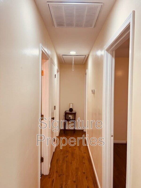 Building Photo - 1805 Maplewood Ave